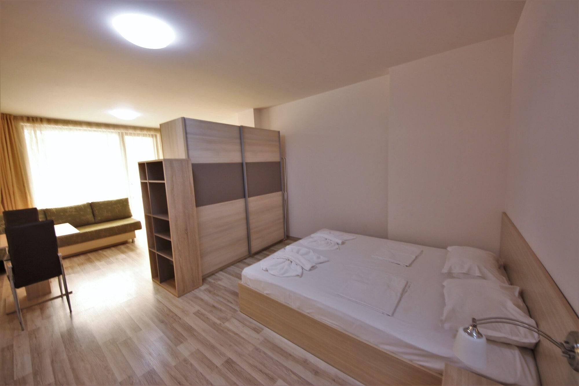 Menada Tarsis Apartments Slantschew brjag Exterior foto